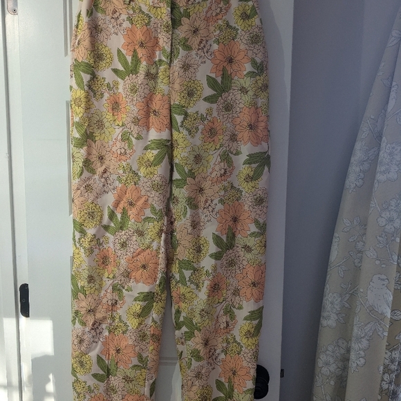 Floral Print Women's Pants - Picture 4 of 4